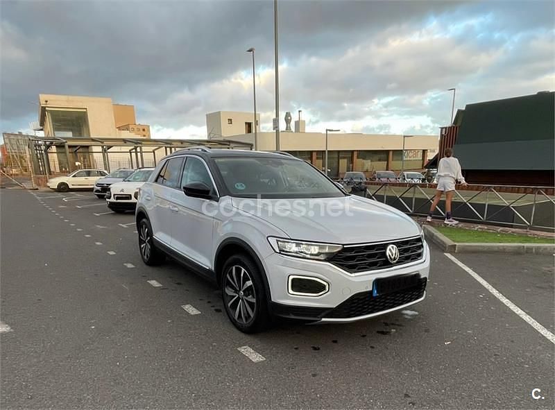 Usado VW T-Roc Sportline 190 CV (139 kW) 2018 Gris / plata SUV