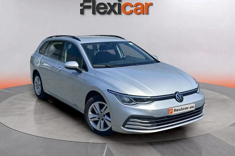 Gris Usado 2021 VW Golf VIII Life Familiar | 17.990 € (Precio justo) - Imagen 1/4