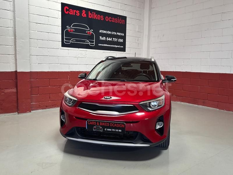 Käytetty Kia Stonic 120 HP (88 kW) 2018 Punainen Katumaasturi