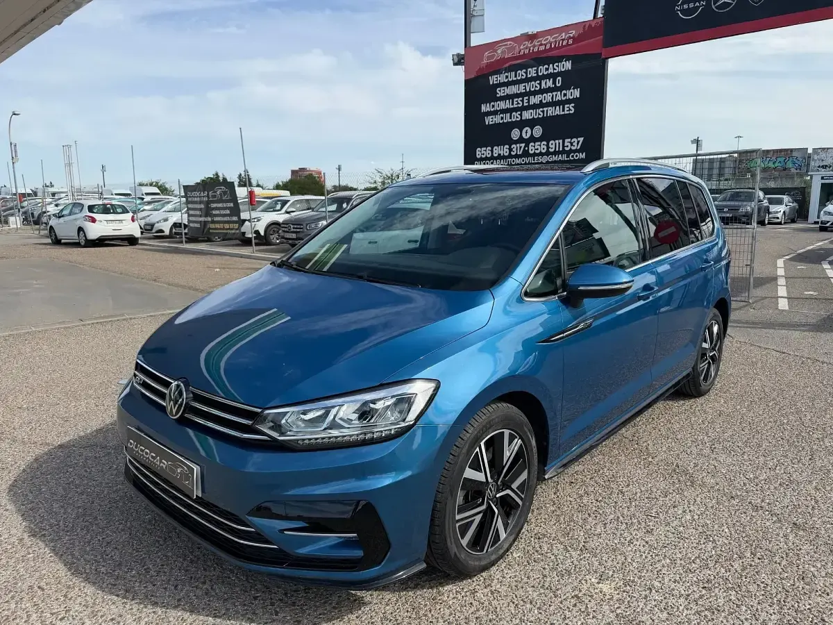 Usado VW Touran Sportline 150 CV (110 kW) 2021 Azul Monovolumen