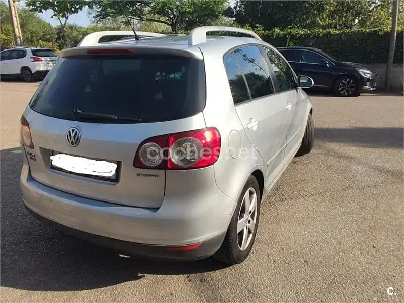 Usado VW Golf Plus Cross Highline 105 CV (77 kW) 2009 Gris / plata Monovolumen