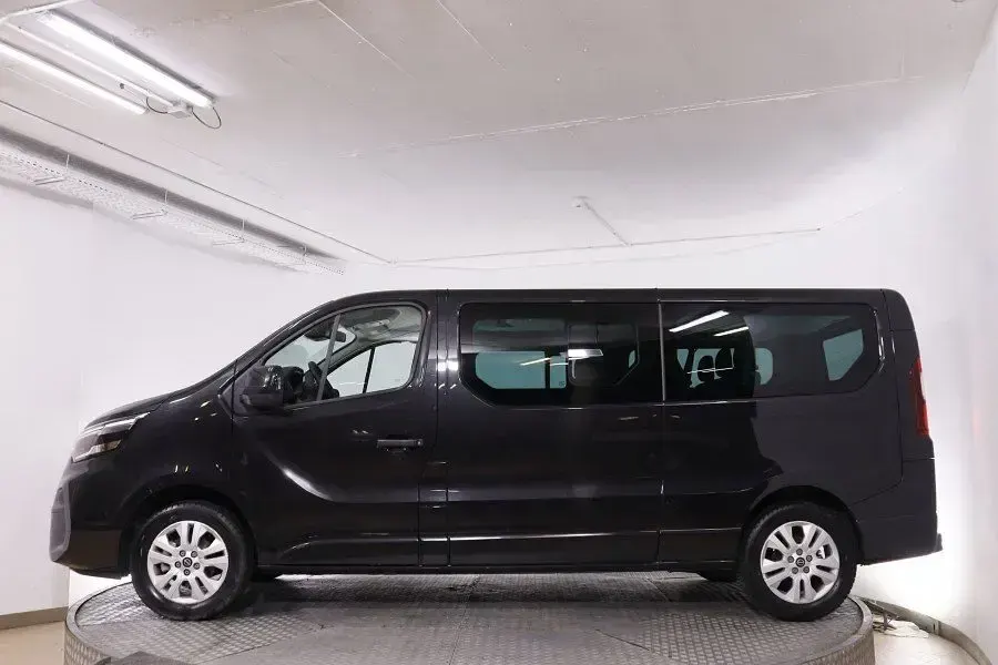 Usado Nissan Primastar Tekna 150 CV (110 kW) 2025 Negra Monovolumen