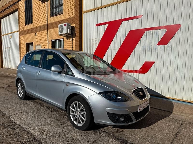 Gris / plata Usado 2011 Seat Altea Style Monovolumen | 7999 € (Precio justo) - Imagen 1/4