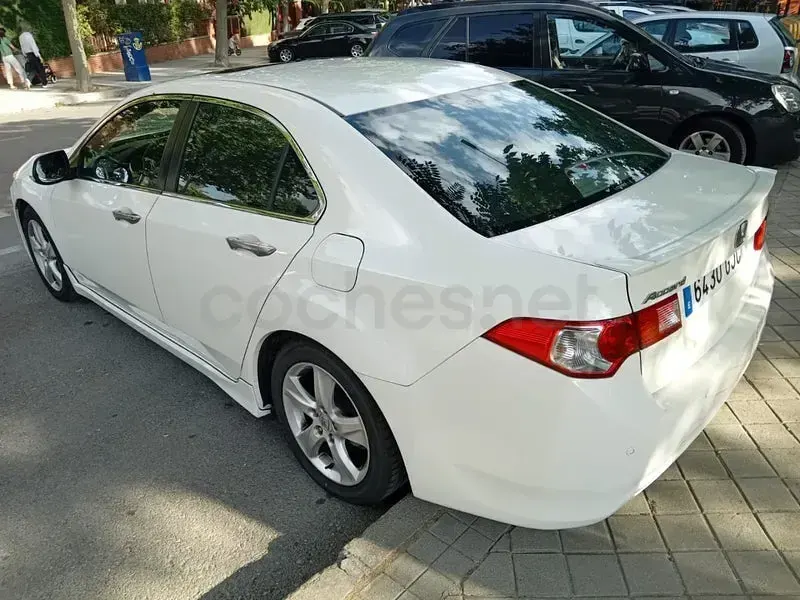 Usado Honda Accord Sport 140 CV (102 kW) 2008 Blanco Familiar