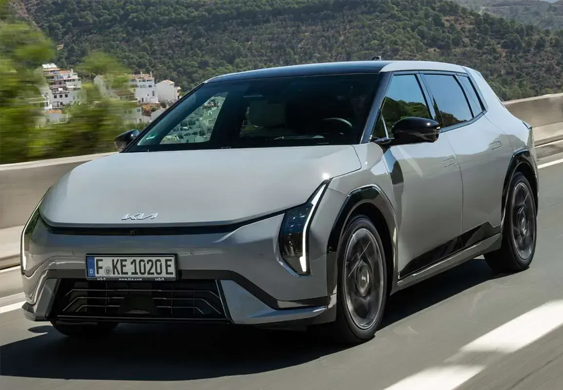 Usado Kia EV4 GT-Line 150 kW (204 CV) 2025 Gris Utilitario