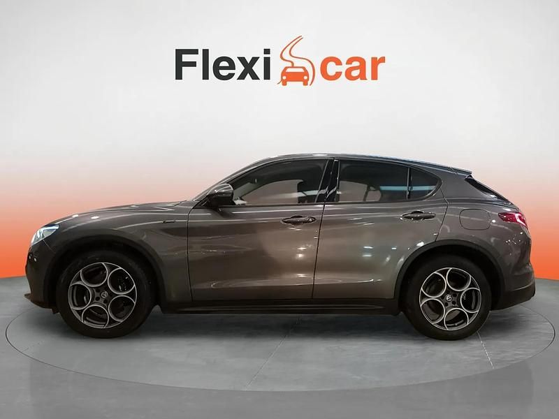 Usado Alfa Romeo Stelvio Sprint 200 CV (147 kW) 2022 Gris SUV