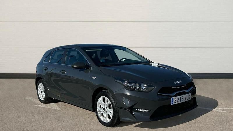 Gris Usado 2023 Kia Ceed Utilitario | 17.900 € (Precio justo) - Imagen 1/4
