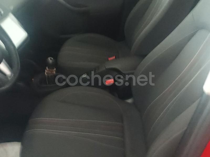 Usado Seat Altea I-Tech 105 CV (77 kW) 2014 Rojo Monovolumen