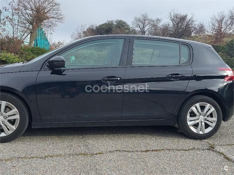 Negro Usado 2015 Peugeot 308 Access Berlina | 5950 € (Buen precio) - Imagen 1/4
