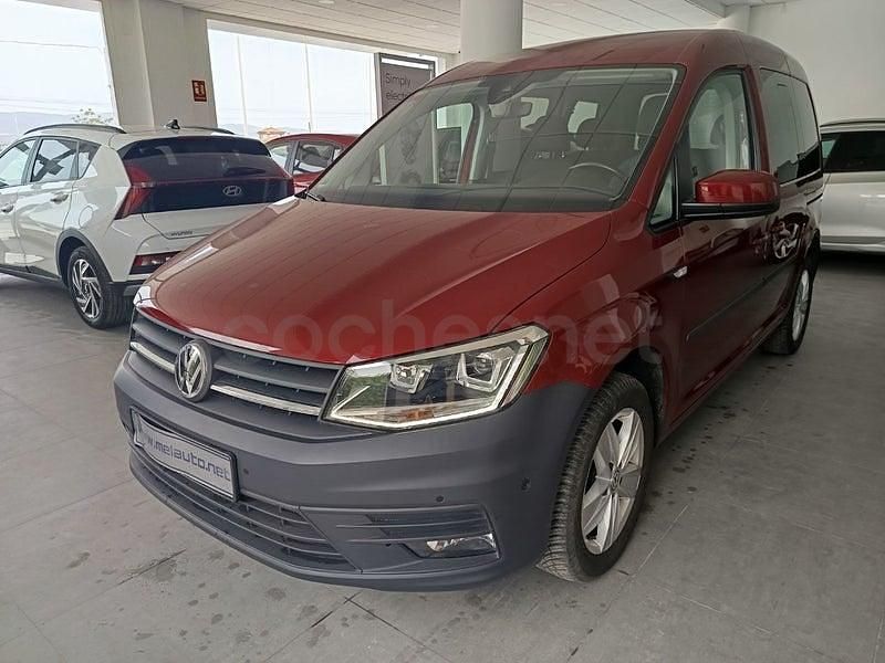 Usado VW Caddy Beach 102 CV (75 kW) 2016 Granate Monovolumen