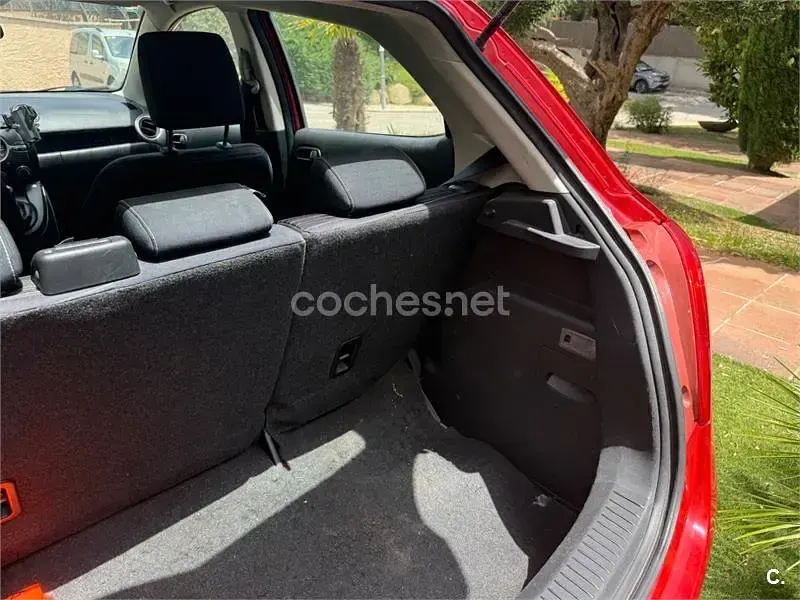 Usado Mazda 2 Active 75 CV (55 kW) 2008 Rojo Utilitario