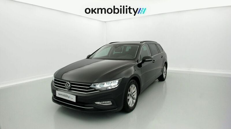 Deep black Usado 2021 VW Passat Business Familiar | 20.060 € (Precio justo) - Imagen 1/4