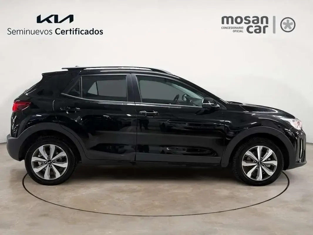 Usado Kia Stonic 101 CV (74 kW) 2025 Negro SUV