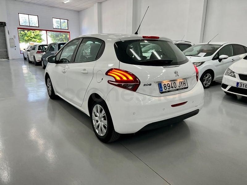 Usado Peugeot 208 Style 75 CV (55 kW) 2017 Blanco Utilitario