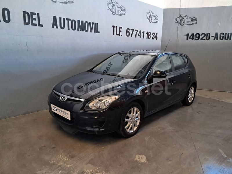 Negro Usado 2010 Hyundai i30 Comfort Berlina | 6900 € (Un poco caro) - Imagen 1/4