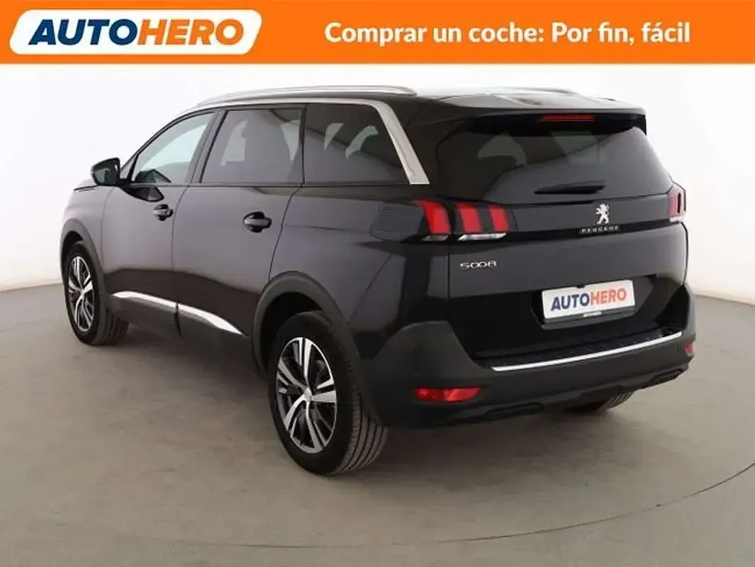 Usado Peugeot 5008 Allure 131 CV (96 kW) 2023 Negro SUV