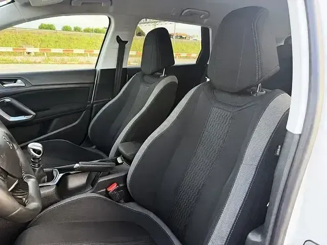 Usado Peugeot 308 Style 120 CV (88 kW) 2016 Blanco Familiar