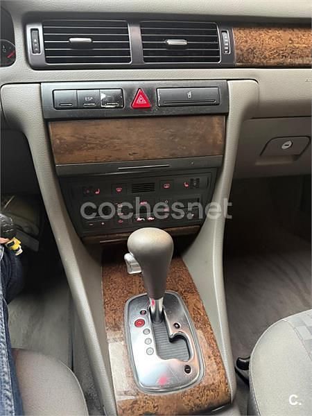 Usado Audi A6 163 CV (119 kW) 2004 Gris / plata Berlina