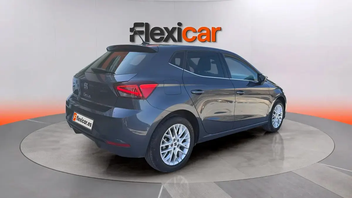 Usado Seat Ibiza XCELLENCE 116 CV (85 kW) 2024 Gris Utilitario