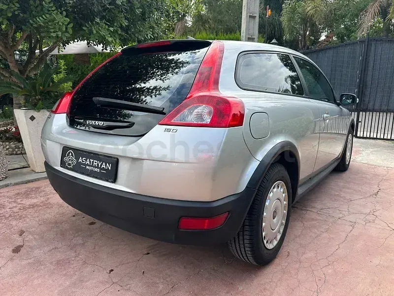 Usado Volvo C30 Momentum 109 CV (80 kW) 2007 Gris / plata Utilitario