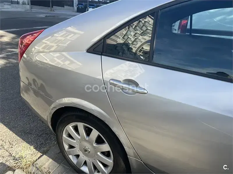 Usado Nissan Primera Tekna 140 CV (102 kW) 2004 Gris / plata Berlina