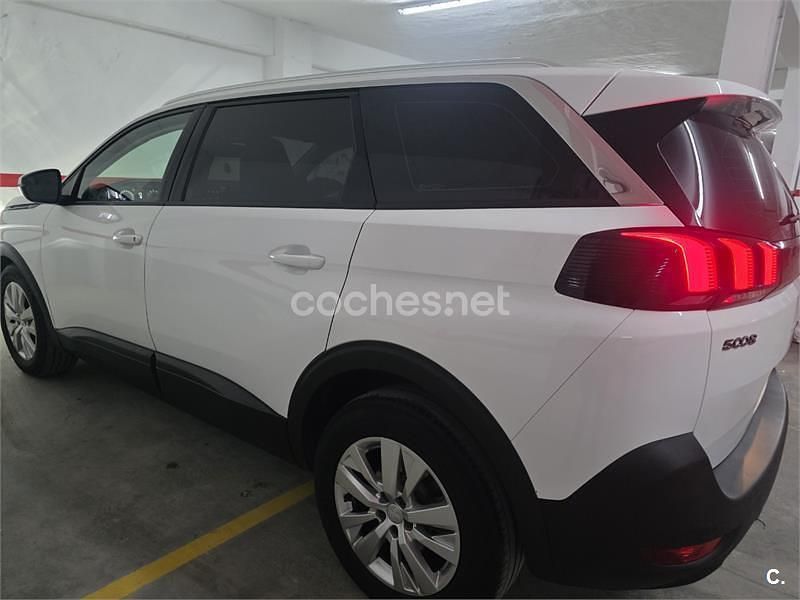 Usado Peugeot 5008 Allure 130 CV (95 kW) 2018 Blanco SUV