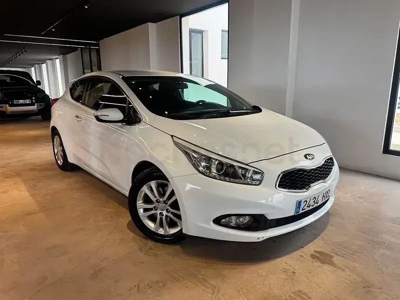 Usado Kia ProCeed 128 CV (94 kW) 2014 Blanco Utilitario