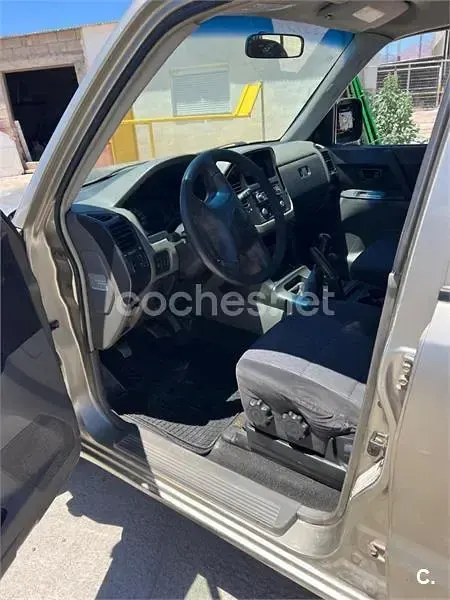 Usado Mitsubishi Montero 160 CV (117 kW) 2005 Beige SUV