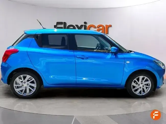 Usado Suzuki Swift 83 CV (61 kW) 2021 Azul Utilitario