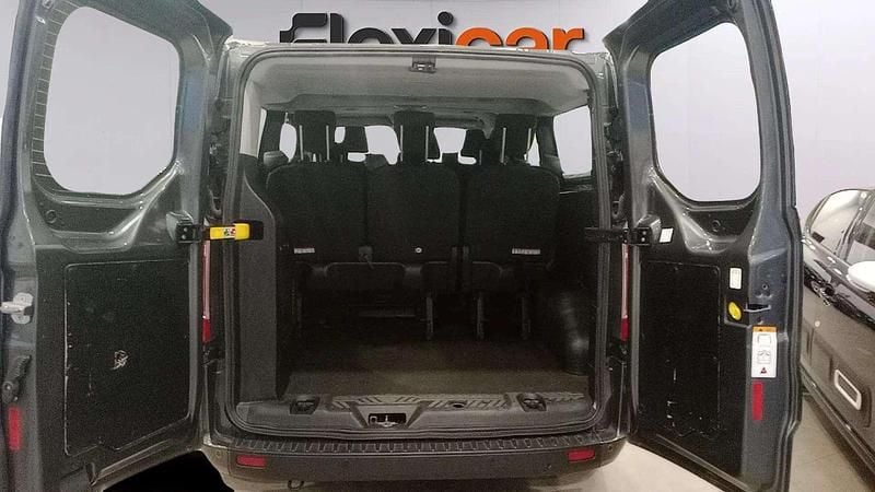 Usado Ford Transit Custom Trend 131 CV (96 kW) 2023 Gris Familiar