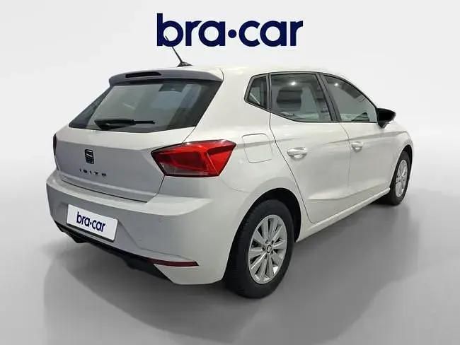 Usado Seat Ibiza Style Plus 110 HP (80 kW) 2021 Branco Sedan