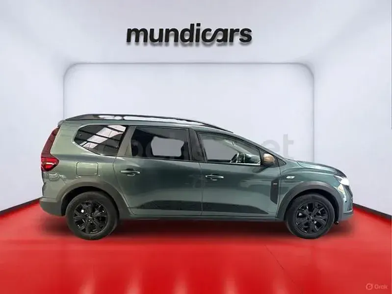 Usado Dacia Jogger Extreme 100 CV (73 kW) 2023 Verde Monovolumen