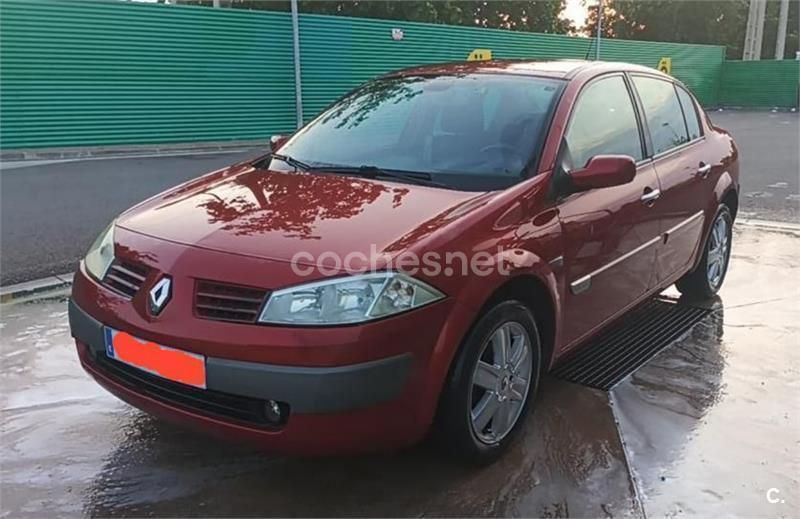 Granate Usado 2005 Renault Mégane II Authentique Berlina | 1900 € (Buen precio) - Imagen 1/4