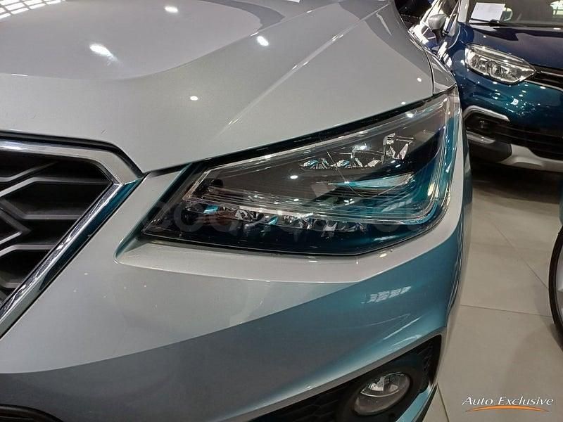Usado Seat Arona Ecomotive 115 CV (84 kW) 2019 Gris / plata SUV