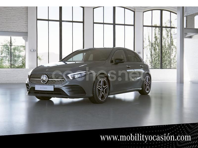 Usado Mercedes A180 AMG line 136 CV (100 kW) 2020 Mountaingrau  met. Berlina