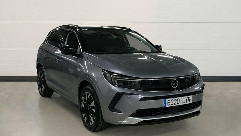 Usado Opel Grandland X Ultimate 130 CV (95 kW) 2022 Gris SUV