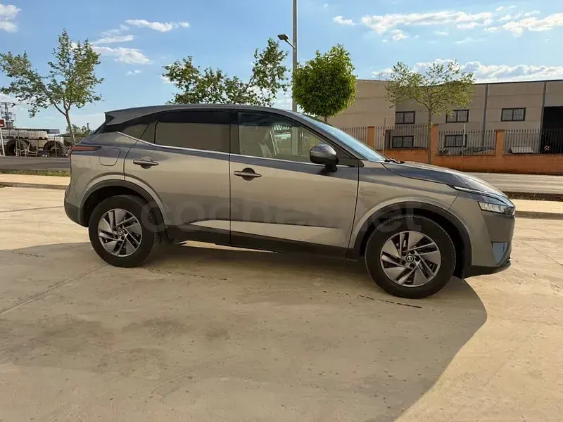 Usado Nissan Qashqai Tekna 158 CV (116 kW) 2022 Gris / plata SUV