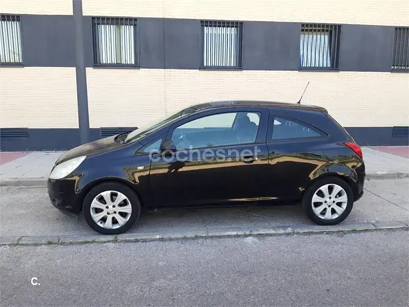Usado Opel Corsa 90 CV (66 kW) 2008 Negro Utilitario