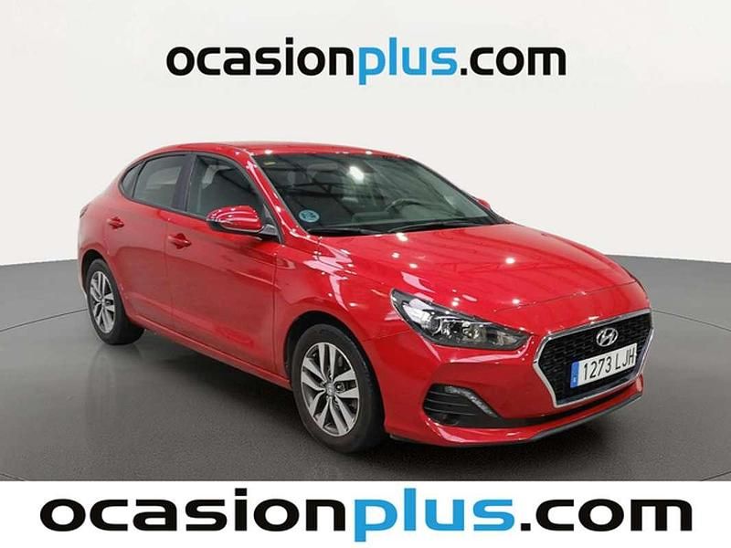 Usado Hyundai i30 120 CV (88 kW) 2020 Rojo Utilitario