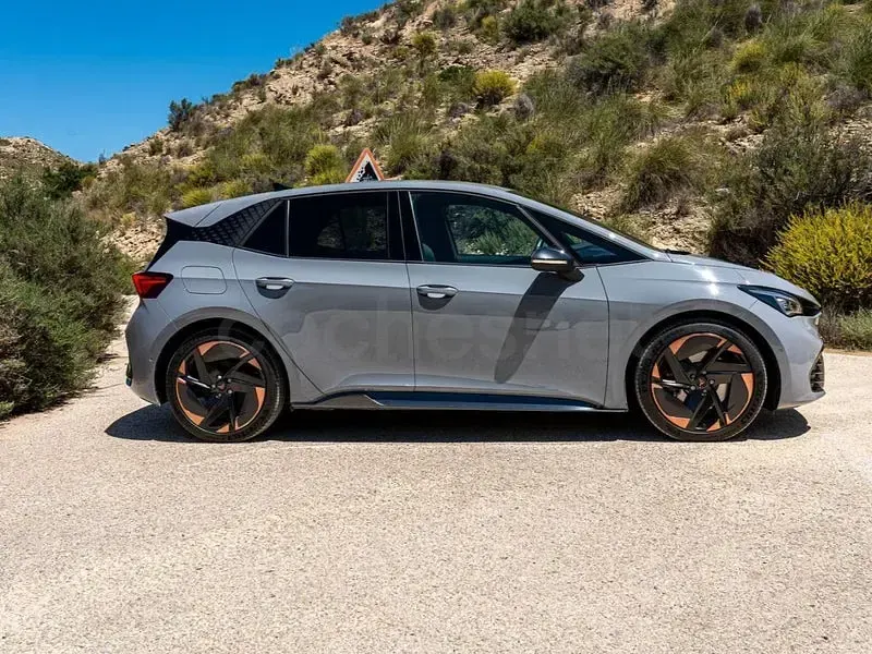 Usado Cupra Born e-Boost 169 kW (231 CV) 2022 Eléctrico Utilitario