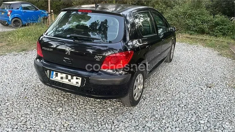 Usado Peugeot 307 90 CV (66 kW) 2006 Negro Berlina