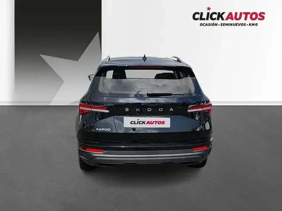 Usado Skoda Karoq Selection 150 CV (110 kW) 2025 Negro SUV