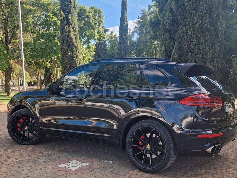 Negro Usado 2015 Porsche Cayenne Turbo SUV | 45.999 € - Imagen 1/4