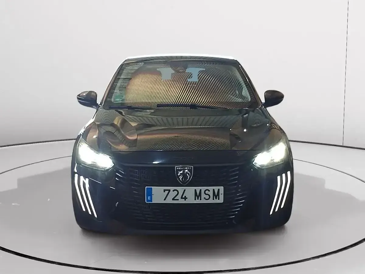 Usado Peugeot 208 Active 101 CV (74 kW) 2024 Negro Utilitario