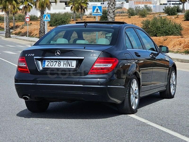 Usado Mercedes C220 Avantgarde 170 CV (125 kW) 2013 Negro Berlina