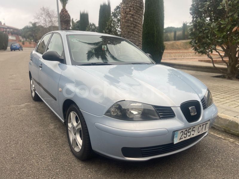 Azul Usado 2004 Seat Cordoba Berlina | 2490 € (Precio justo) - Imagen 1/4