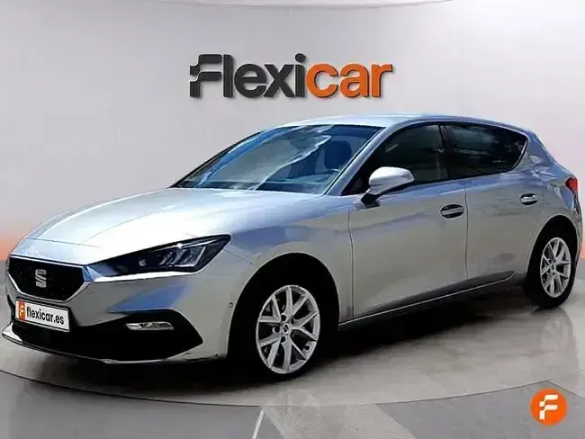 Usado Seat Leon Style 130 CV (95 kW) 2023 Gris