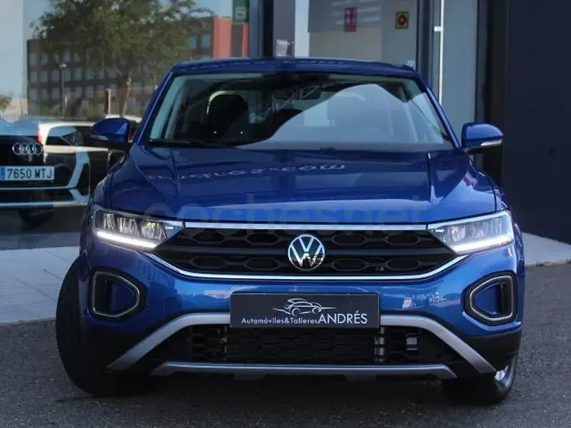 Usado VW T-Roc 110 CV (80 kW) 2023 Azul SUV