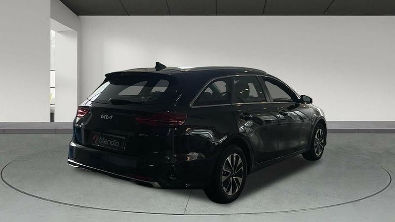 Usado Kia Ceed 141 CV (103 kW) 2025 Negro Utilitario