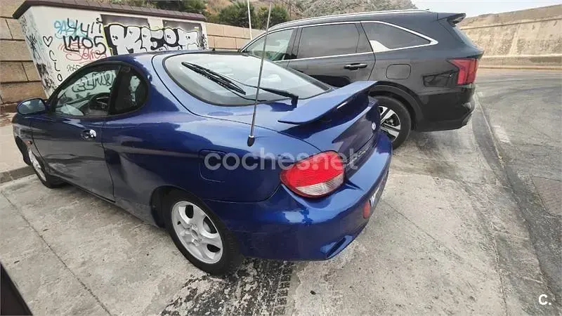 Usado Hyundai Coupé 116 CV (85 kW) 2001 Azul Coupe